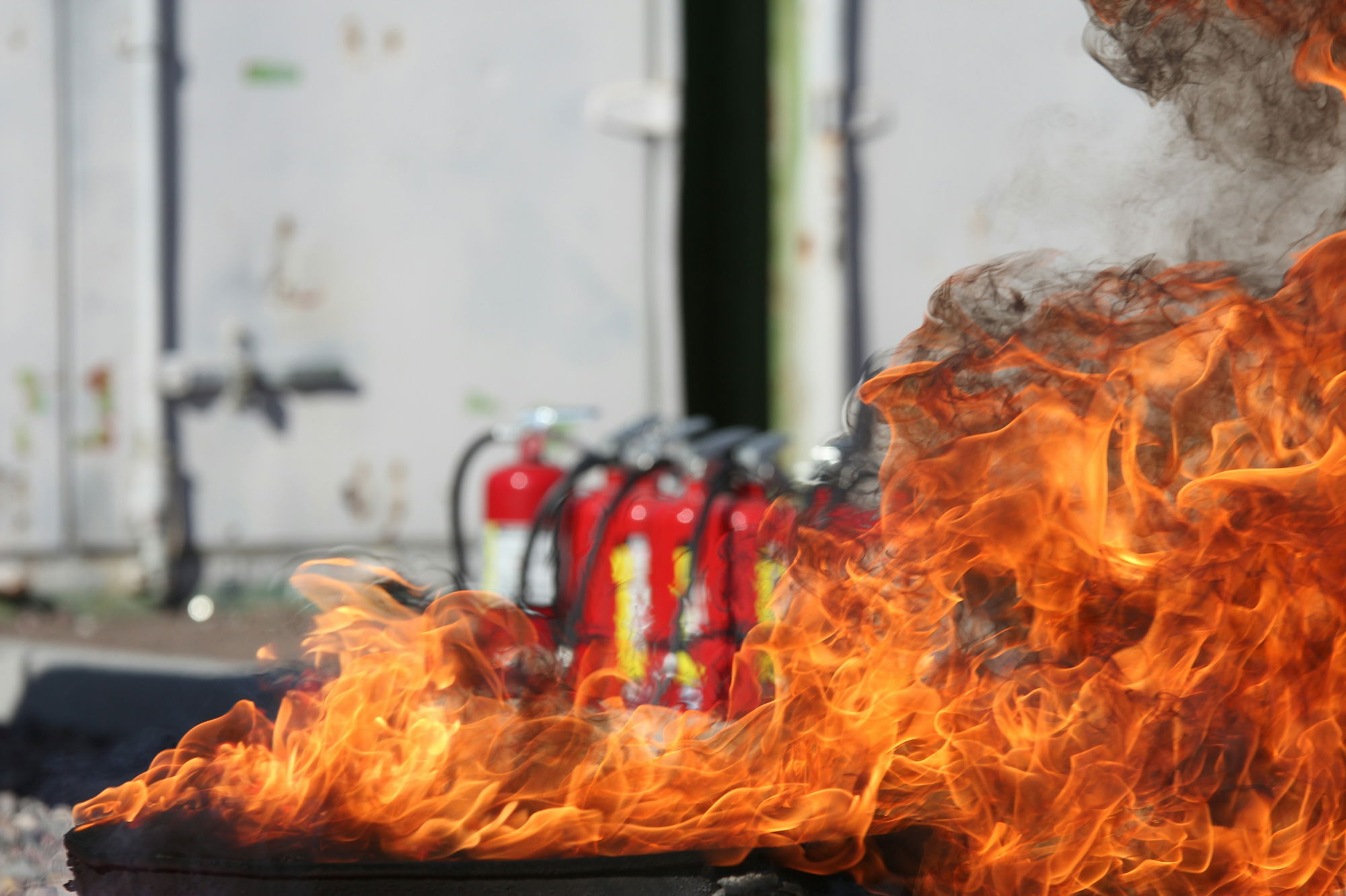 red-fire-stinguesher.jpg red fire stinguesher